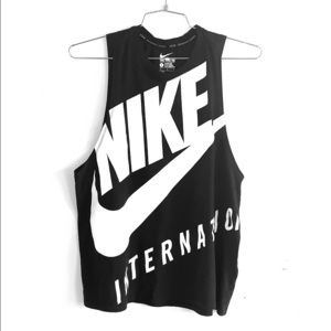 NIKE Athletic cut muscle tee women’s size L